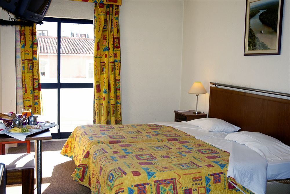Holiday Inn Express & Suites Lisbon - Principe Real By Ihg Exterior foto