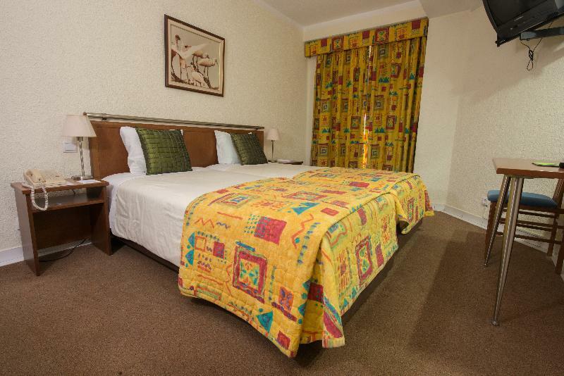 Holiday Inn Express & Suites Lisbon - Principe Real By Ihg Exterior foto